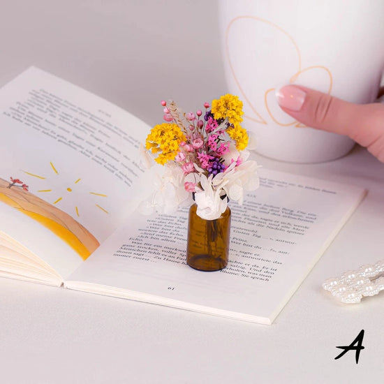 Kunstharz.Art bath & body Mini Dried Flower Bouquet - In Glass Vase - Handmade in Germany - Kunstharz.Art