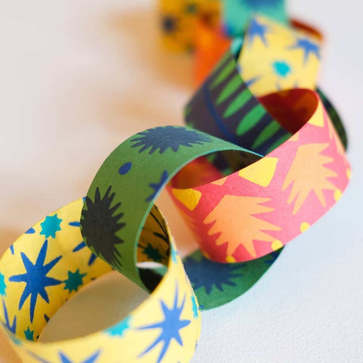 East End Press Decoration Celebration Paper Chain Kit - Recycled Cotton Paper