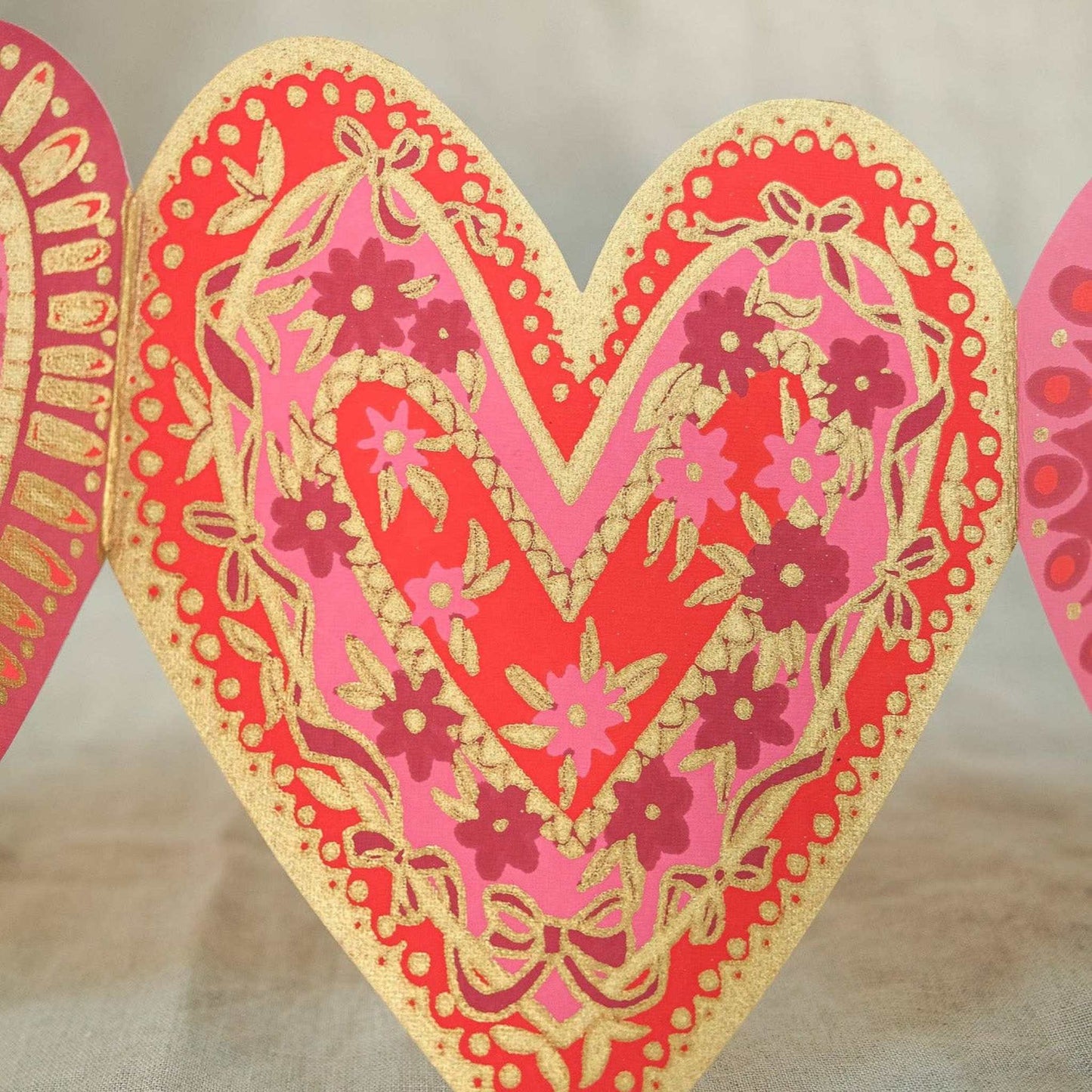 East End Press Decoration Hearts Concertina Garland - Recycled Cotton Paper