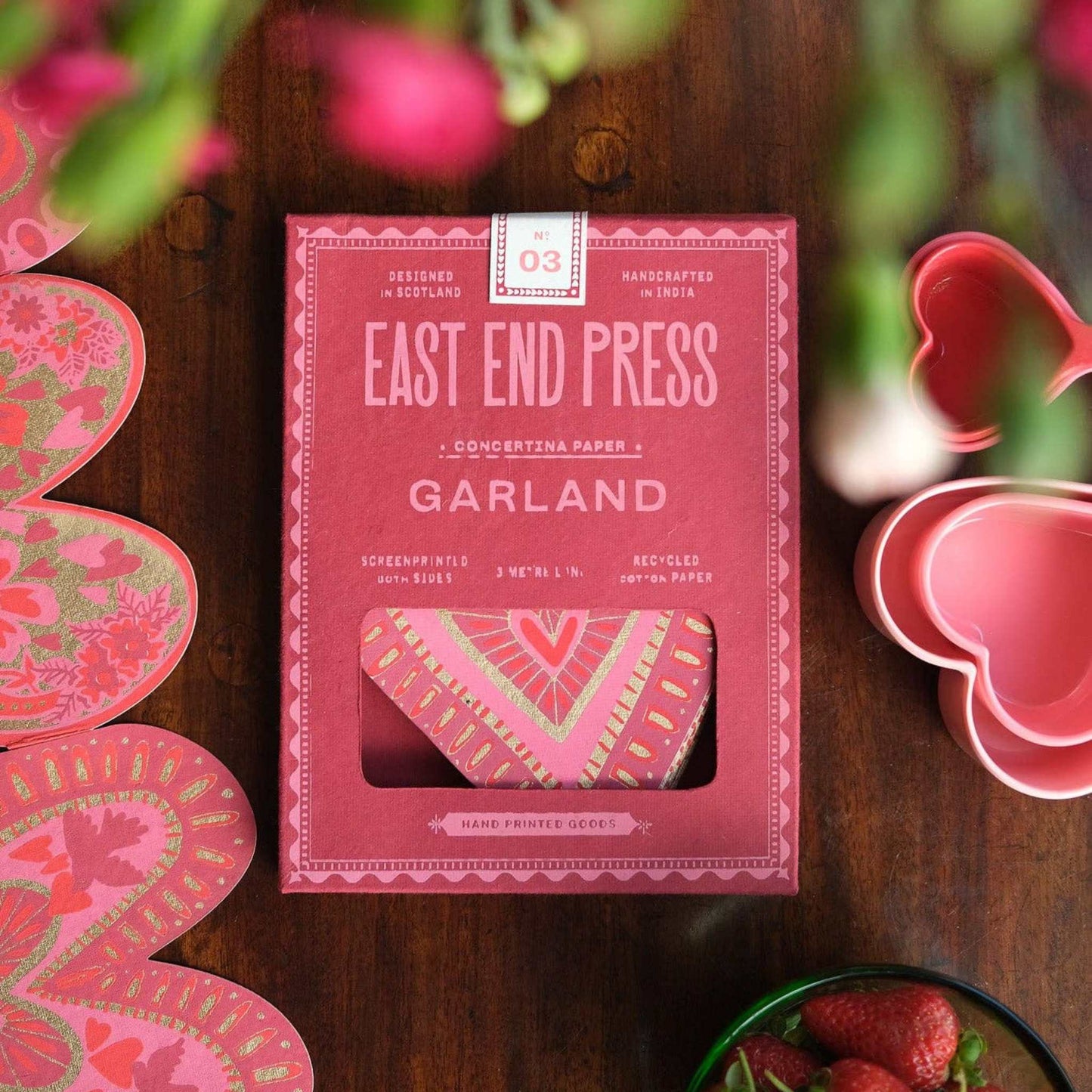East End Press Decoration Hearts Concertina Garland - Recycled Cotton Paper