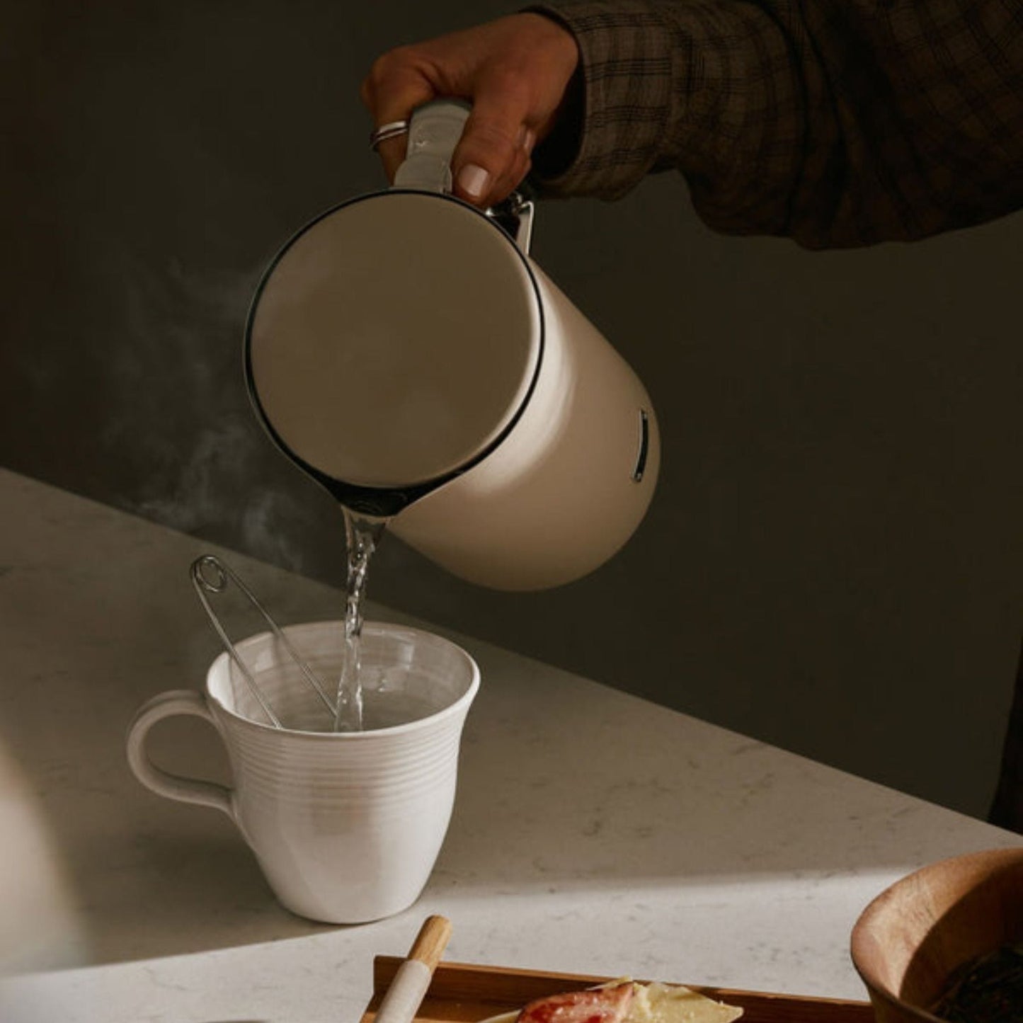 Aarke Electric Kettles Aarke Temperature Control Kettle - Sand - Double-Walled - Five Temperature Settings - 1.2L