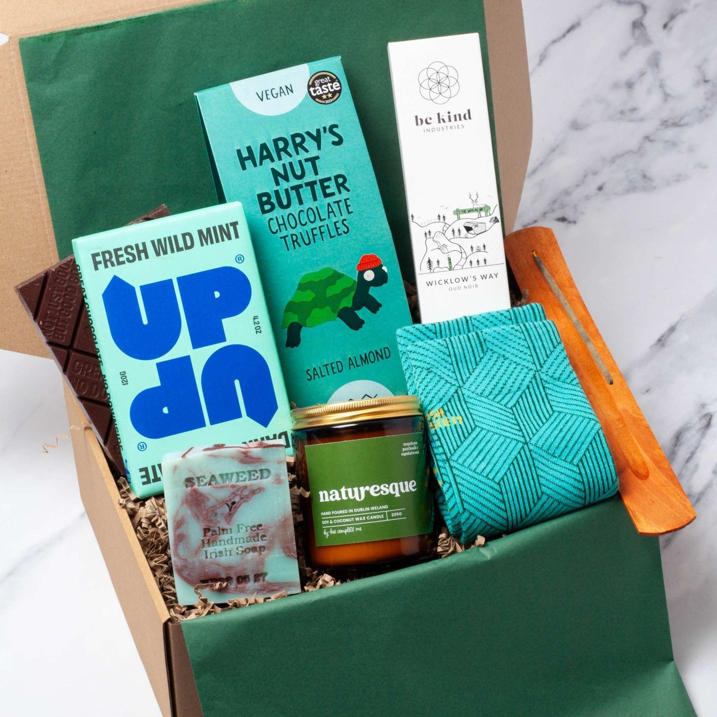 Faerly Gift Box Nadúr / UK 8-12 EU 41-46 Sos Beag - A Little Break - Gift Box