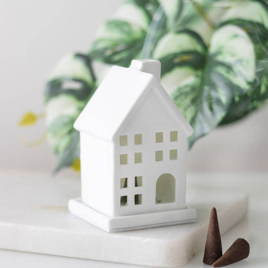 Something Different Wholesale Home Fragrance Accessories White House Ceramic Incense Cone Holder – Minimal & Heat-Resistant – 11cm