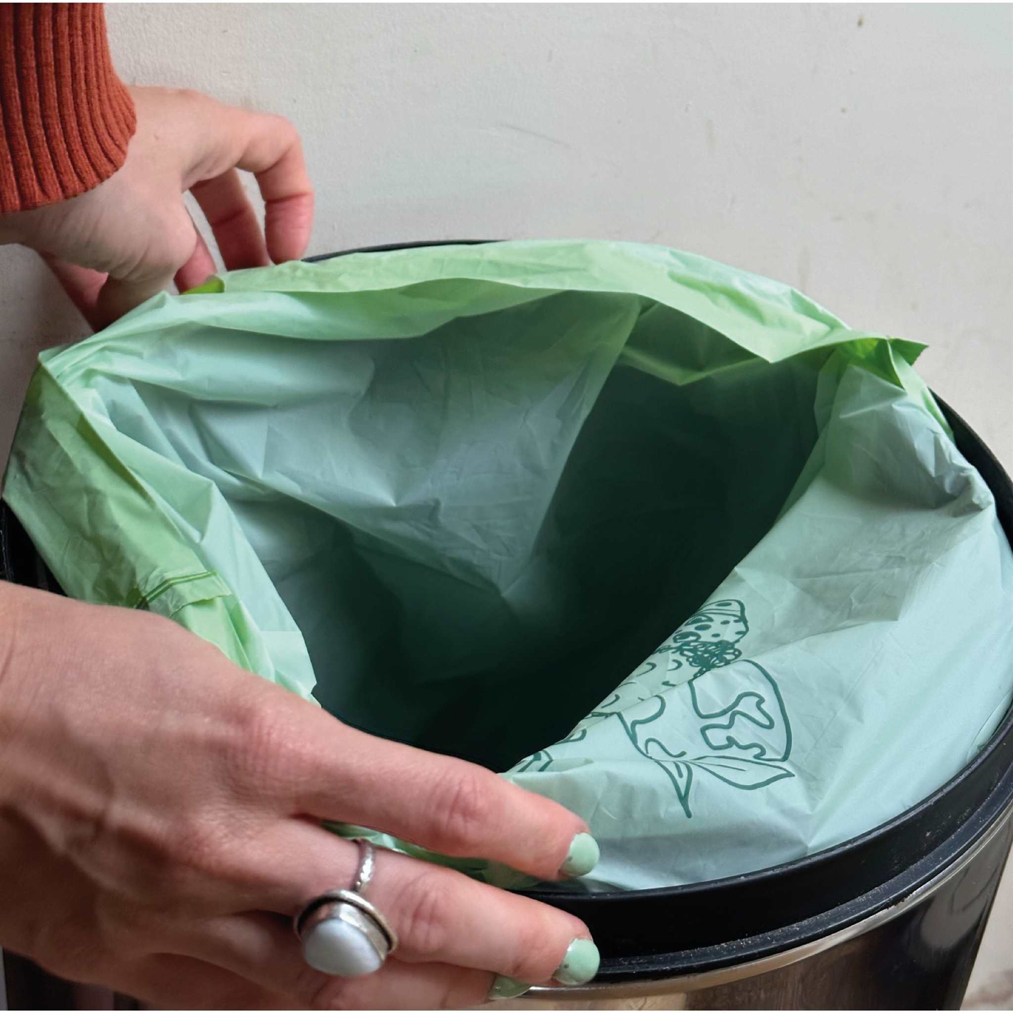 Compostable Drawstring Bags Compostable 40 Litre Drawstring Bags - 25 pack - Eco Green Living – Faerly