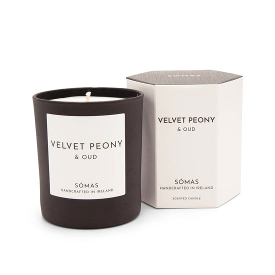 Load image into Gallery viewer, Sómas Candles Velvet Peony &amp;amp; Oud Scented Luxury Soy Candle - Sómas Studio
