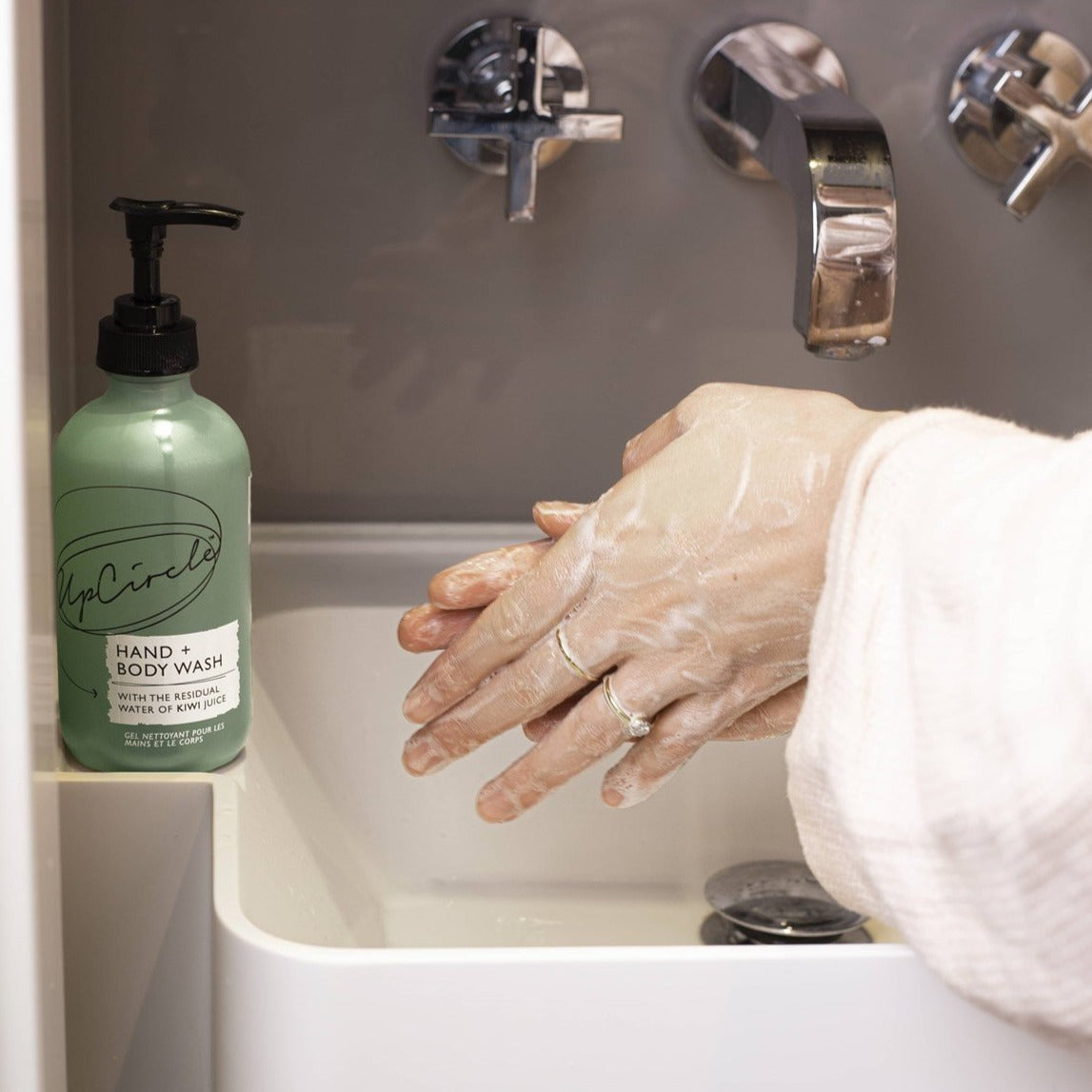 Hand & Body Wash with Kiwi Water - 250ml - Upcircle Beauty